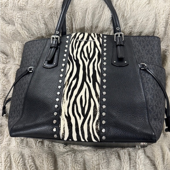 Michael Kors Voyager Tote Bag Zebra Stripe Calf Hair - Picture 3 of 12